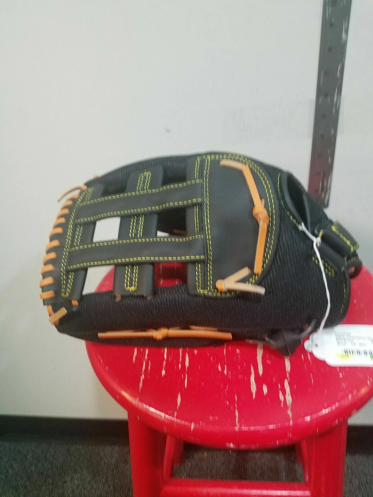 Champion Sports New Baseball Mitt Size 14 In Left Hand Throw RH LHT Black - Image 5