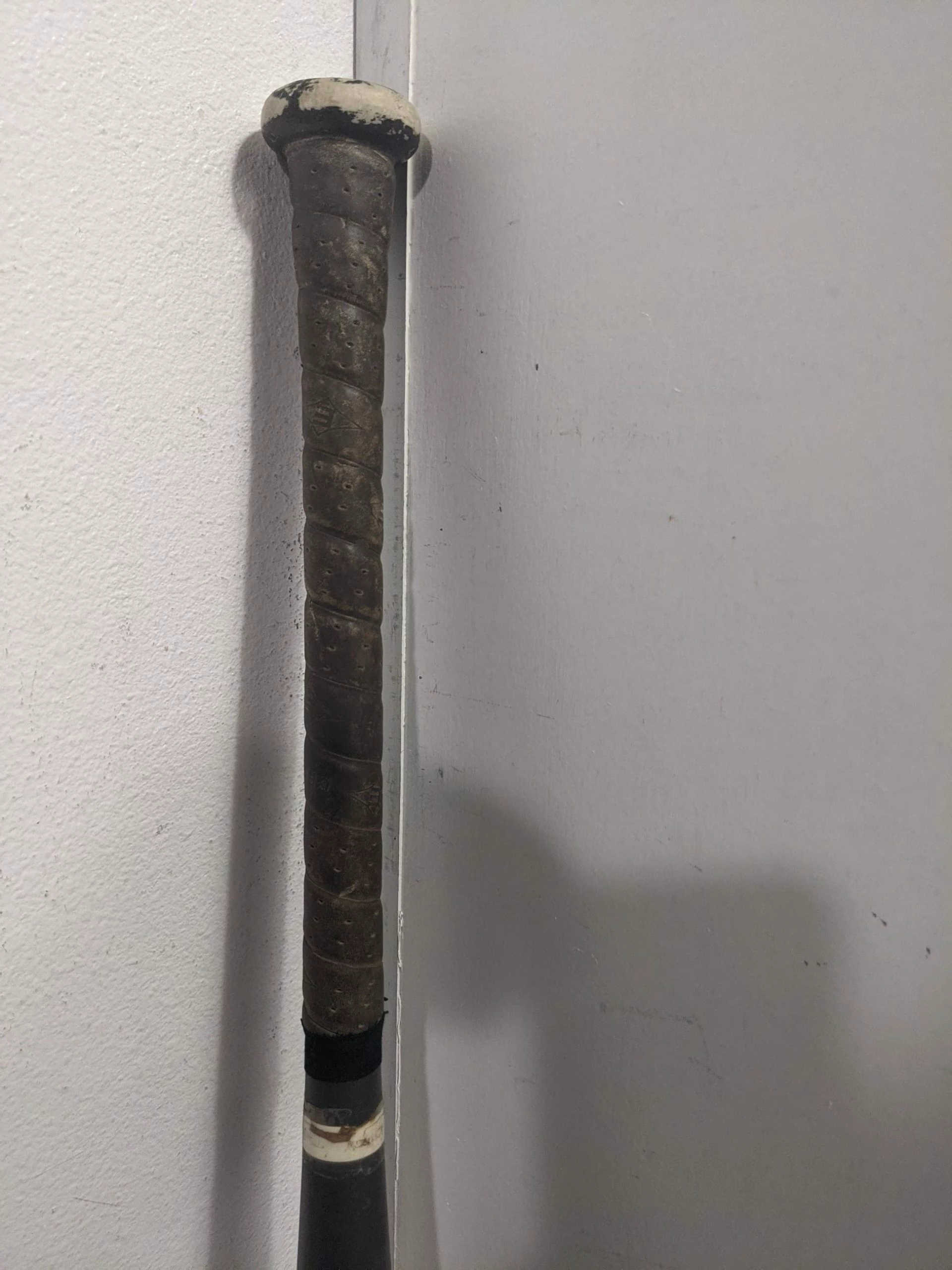 Easton Graphite Softball/Baseball Bat 34 In 34 Oz Gray/Black Used - Image 6