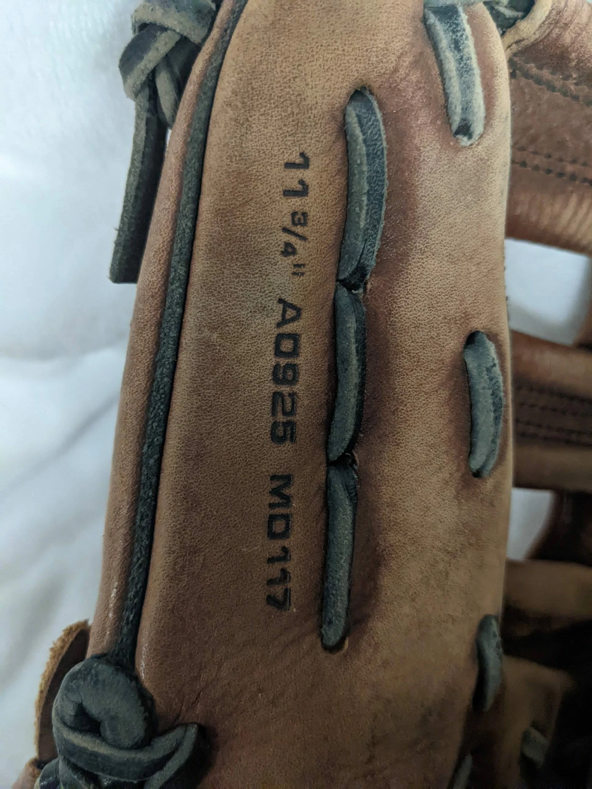 DeMarini Medusa Fastpitch Softball Glove Size 11.75 In Brown Used (LH)(RHT) - Image 3