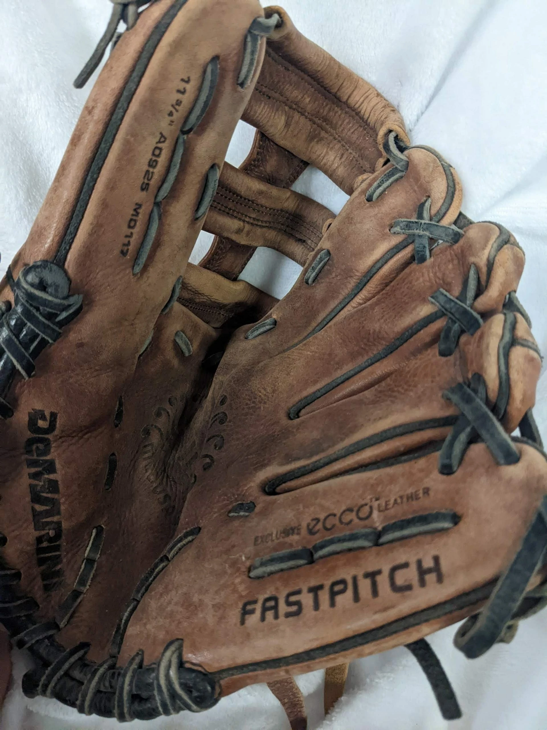 DeMarini Medusa Fastpitch Softball Glove Size 11.75 In Brown Used (LH)(RHT) - Image 5