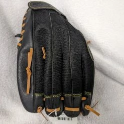 Champion CBG940RH Baseball Mitt Size 12 In Color Black Right Hand Catch (LHT) Condition Used